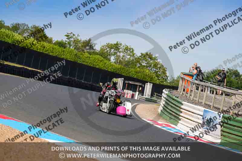 Vintage motorcycle club;eventdigitalimages;mallory park;mallory park trackday photographs;no limits trackdays;peter wileman photography;trackday digital images;trackday photos;vmcc festival 1000 bikes photographs